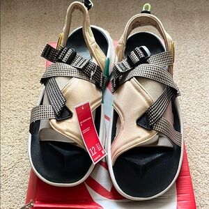 Brand New: Nike Beige and Black Oneonta Sandals